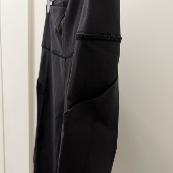 Lululemon Black Cropped Leggings - Picture 5 of 5